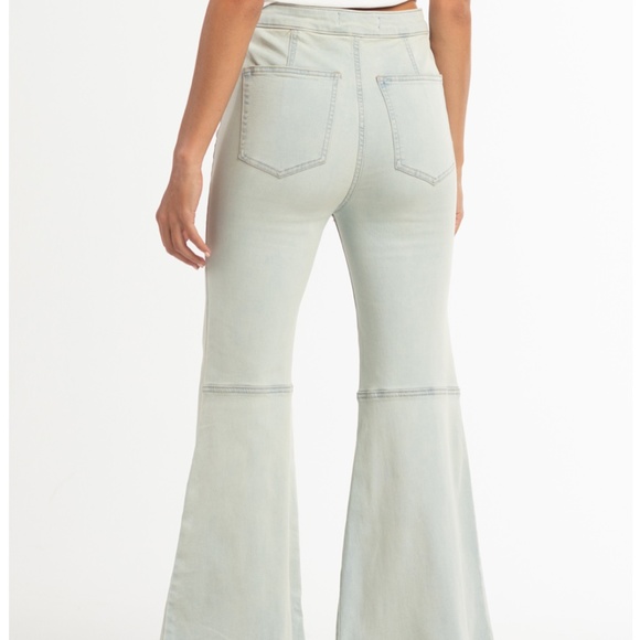 Free People Womens Youthquake Crop Flare Jeans in Bleach sz 30 - Picture 4 of 5